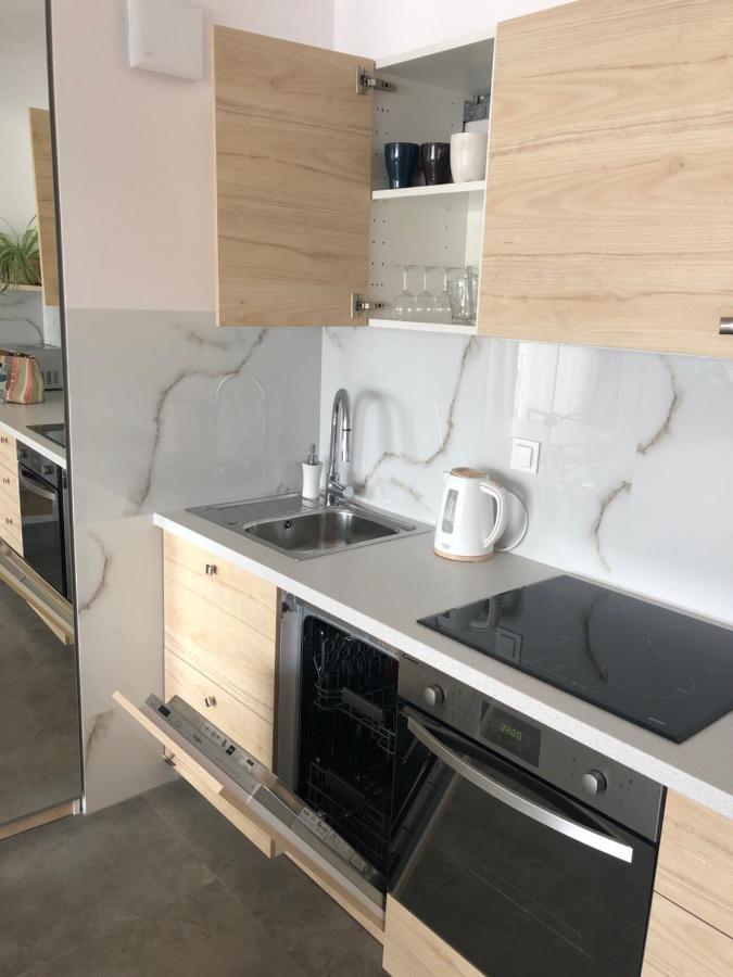 Apartamenty Maja ノヴィ・タルク エクステリア 写真
